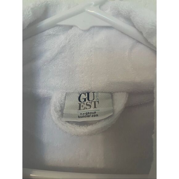 Concier Guest Spa Belted White Terry Robe NEW NWT - Picture 8 of 10